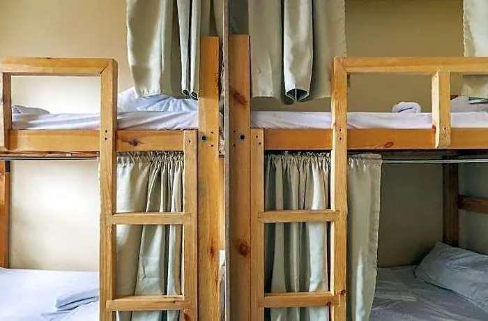 호텔 Vista Heights Legarda 4*