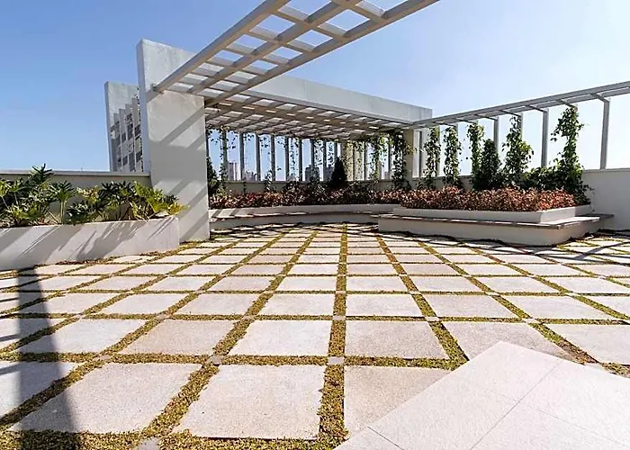 호텔 Vista Heights Legarda 4*