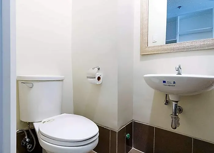Vista Heights Legarda 호텔 4*